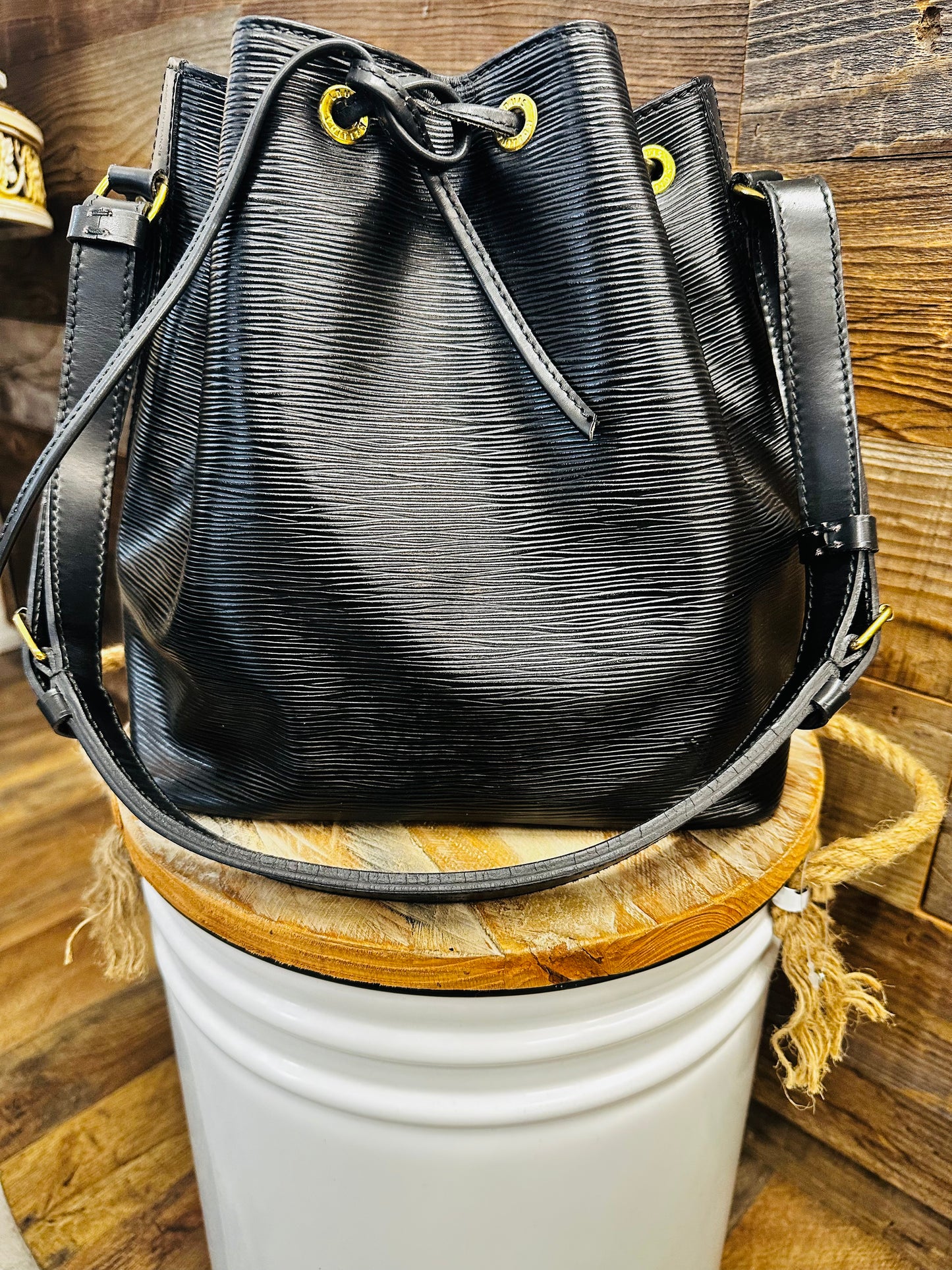 LV Noe Epi Bucket