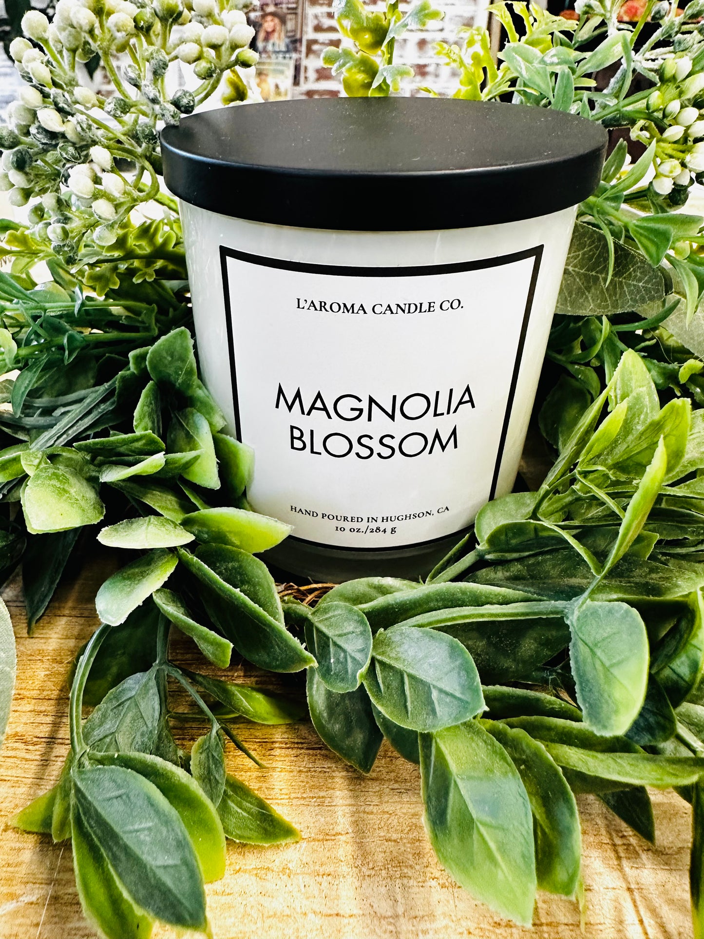 10oz Hand poured candle by L’AROMA