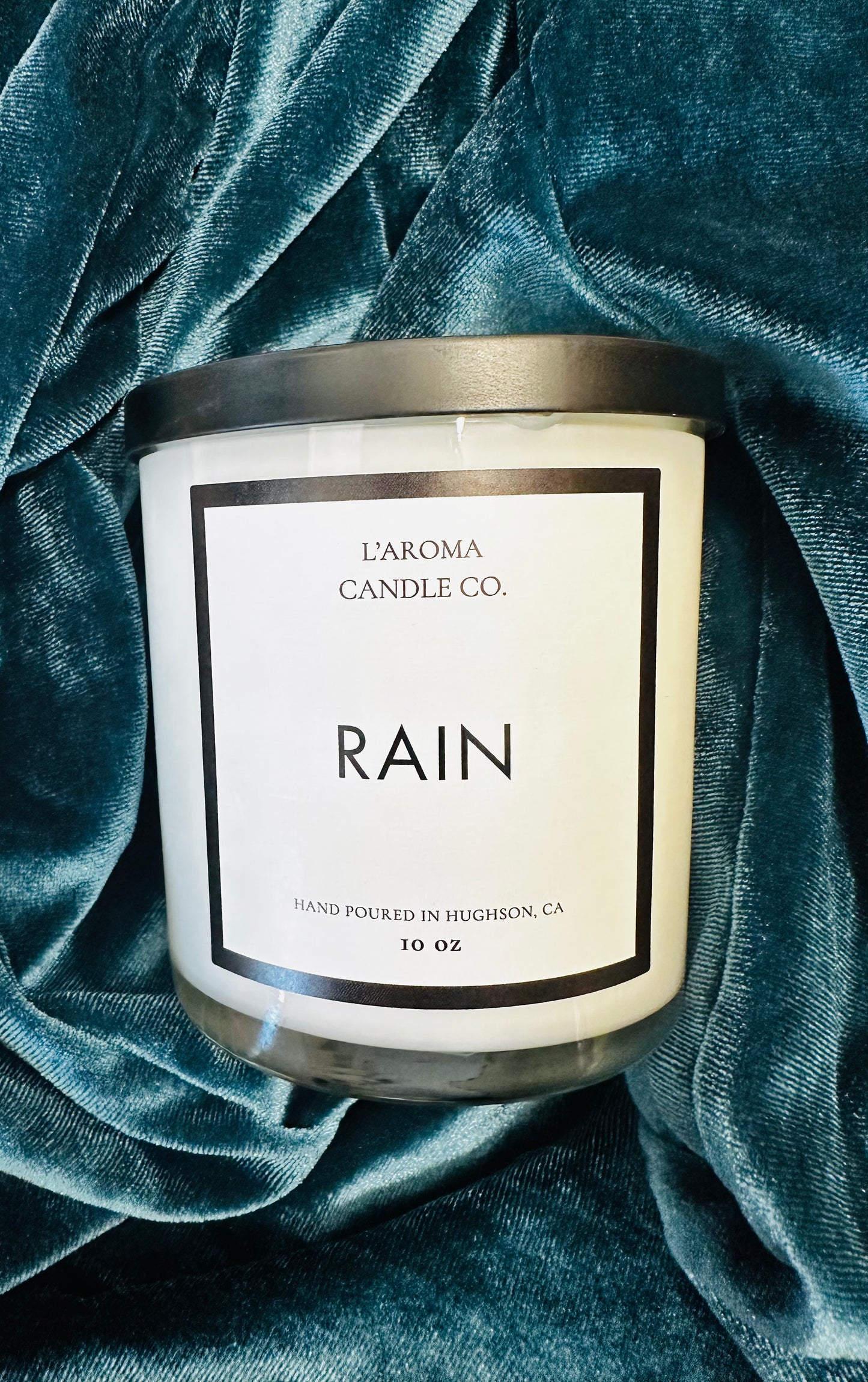 10oz Hand poured candle by L’AROMA