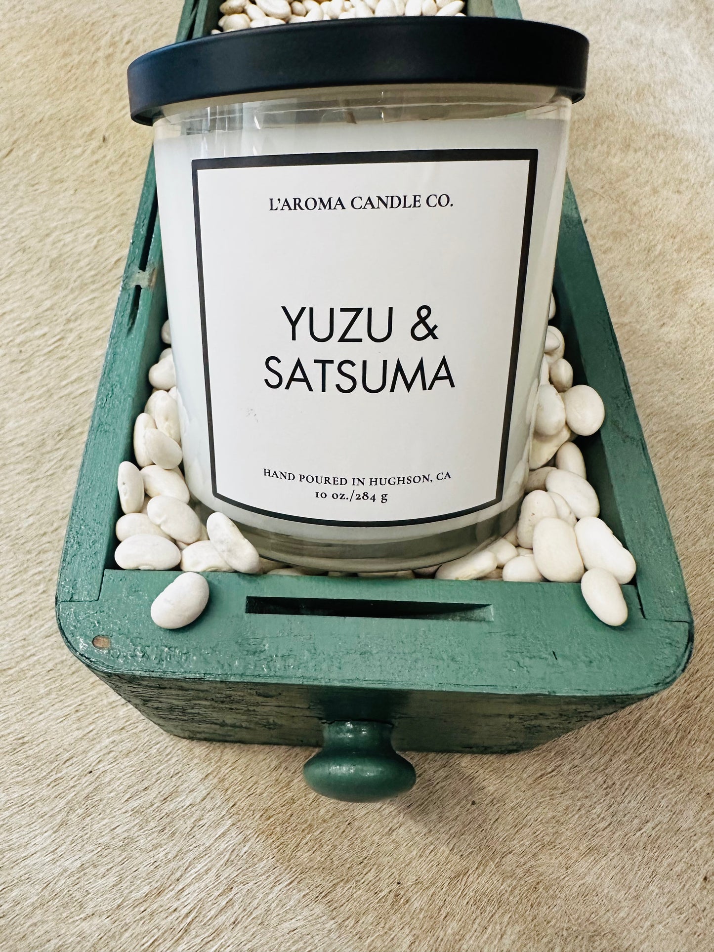 10oz Hand poured candle by L’AROMA