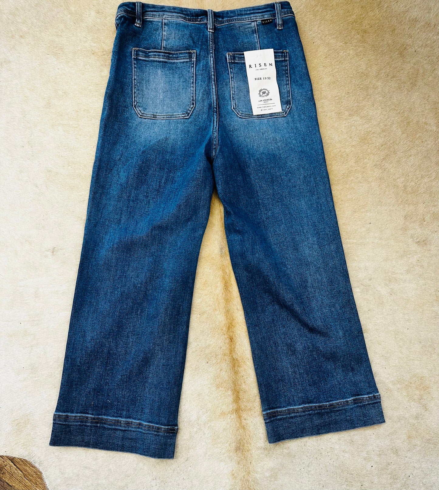 Risen Crop-Wide jeans