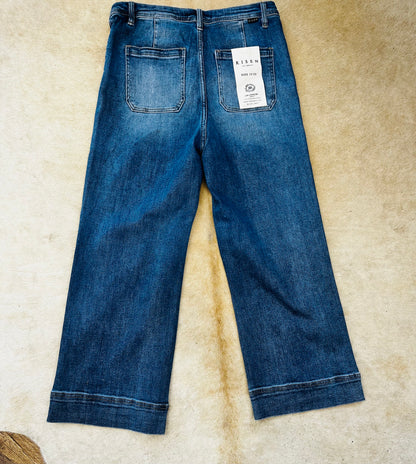 Risen Crop-Wide jeans