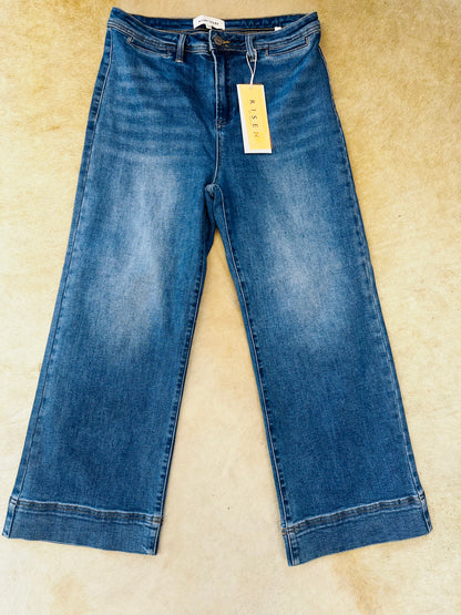 Risen Crop-Wide jeans